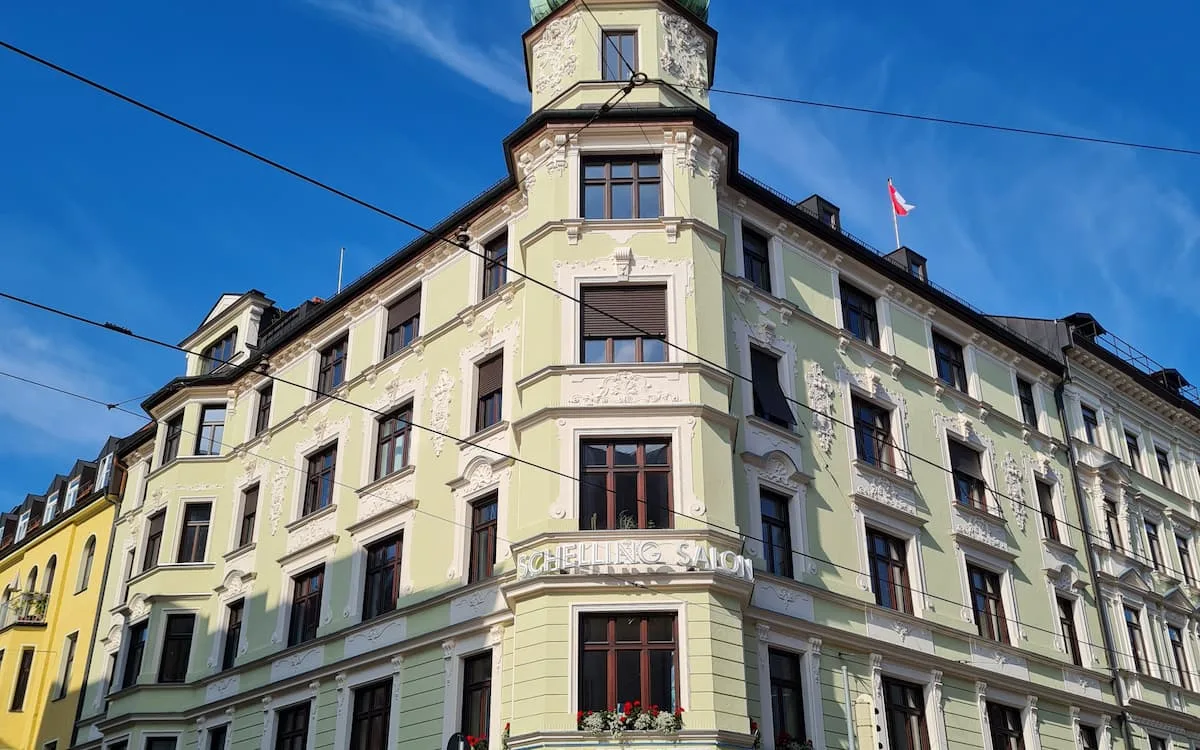Historisches Eckhaus in der Münchner Schellingstraße